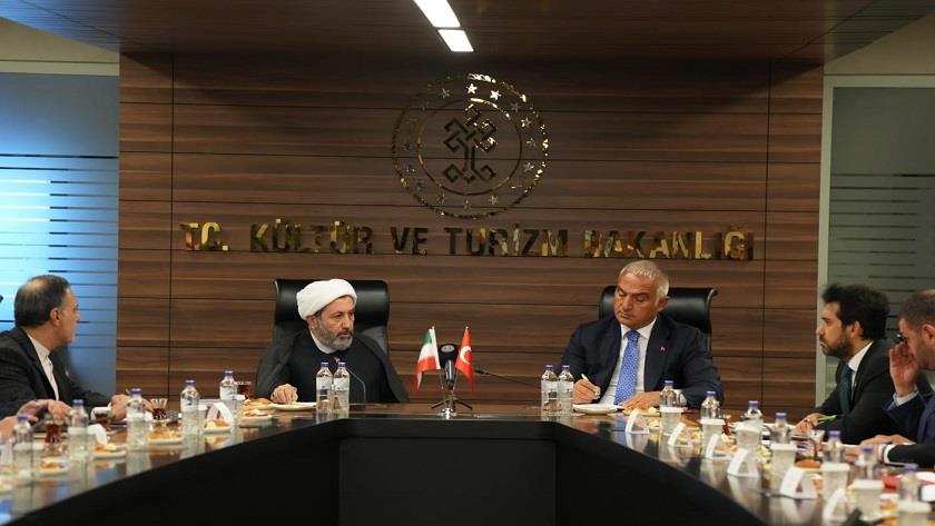 Iranpress: سفر رئیس سازمان فرهنگ و ارتباطات اسلامی به ترکیه 