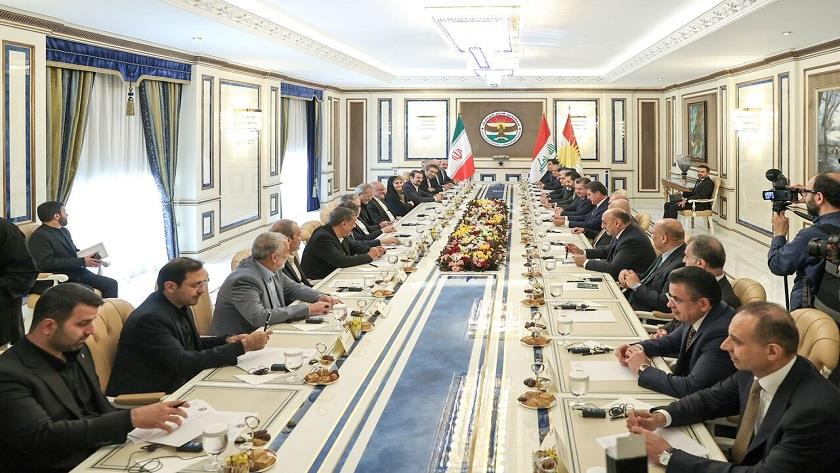 Iranpress: نشست رئیس‌جمهوری ایران و هیأت همراه با مقامات ارشد اقلیم کردستان عراق