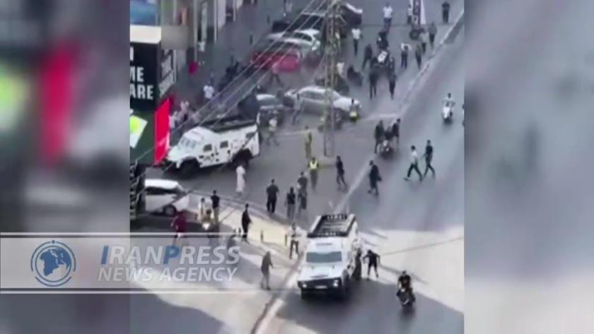 Iranpress: حمله و اعتراض مردم لبنان به خودروهای یونیفل