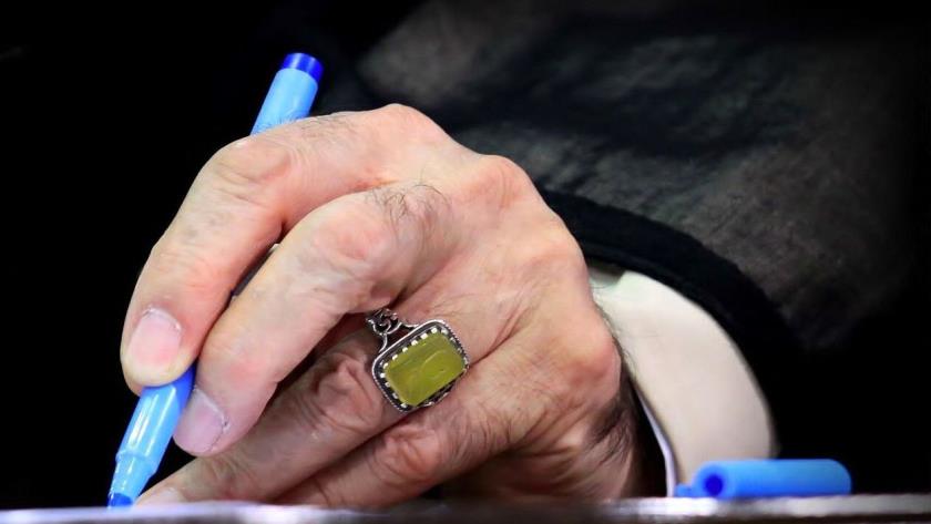 Iranpress: عفو رهبری به مناسبت ولادت رسول اکرم (ص) شامل چه کسانی شد؟