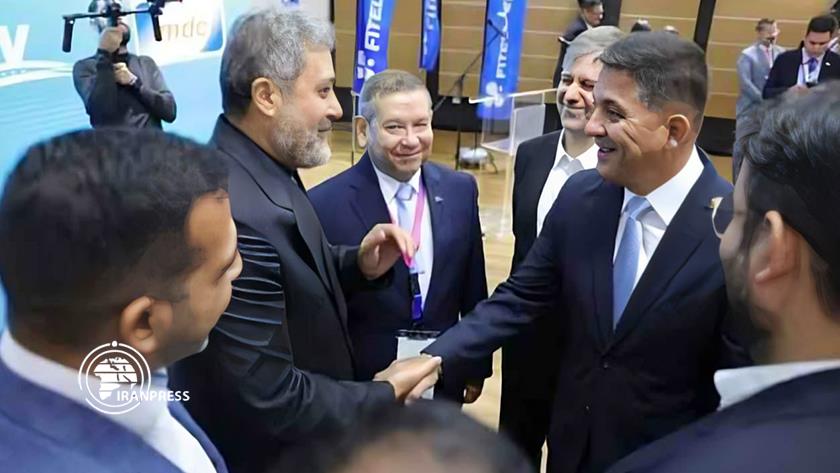 Iranpress: امضا توافقنامه همکاری ایران و ونزوئلا در حوزه ارتباطات و مخابرات 