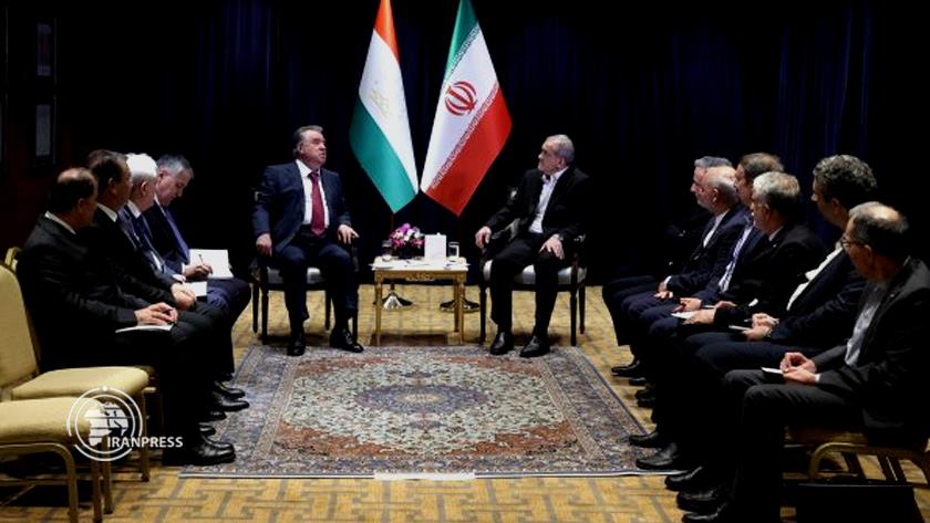 Iranpress: پزشکیان: روابط ایران و تاجیکستان متکی بر پیوندهای عمیق تاریخی و خویشاوندی است
