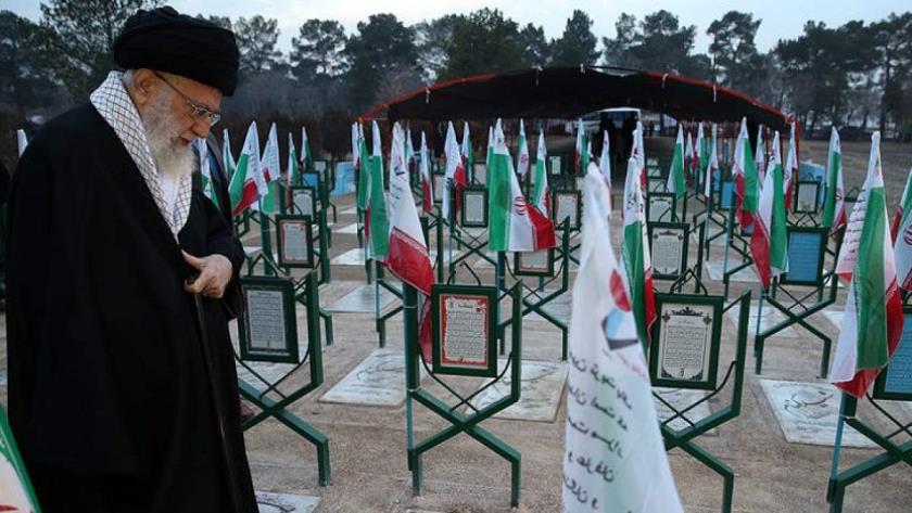 Iranpress: یاد شهیدان ضامن منحرف نشدن از جهت‌گیری‌های انقلاب است