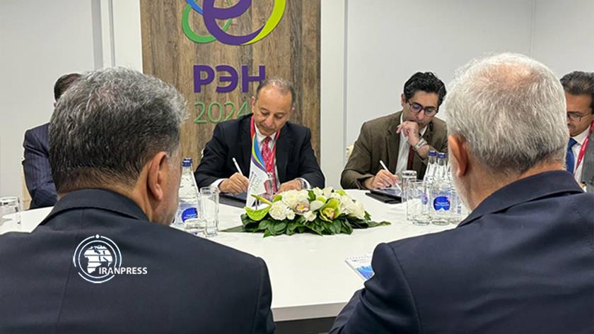 Iranpress: دیدار و گفت‌وگوی وزیر نیرو ایران با وزیر انرژی پاکستان در مسکو
