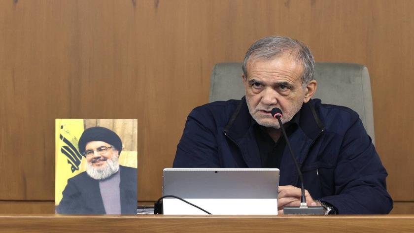 Iranpress: پزشکیان: پرچم ظلم‌ستیزی با ترور افراد بر زمین نمی‌ماند