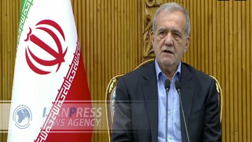 Iranpress: پزشکیان: گسترش روابط با ترکمنستان بر توسعه کریدور شمال - جنوب موثر است