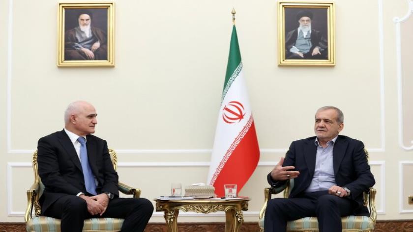 Iranpress: رئیس‌جمهور: ایران از هر پروژه‌ای برای گسترش روابط با جمهوری آذربایجان استقبال می‌کند