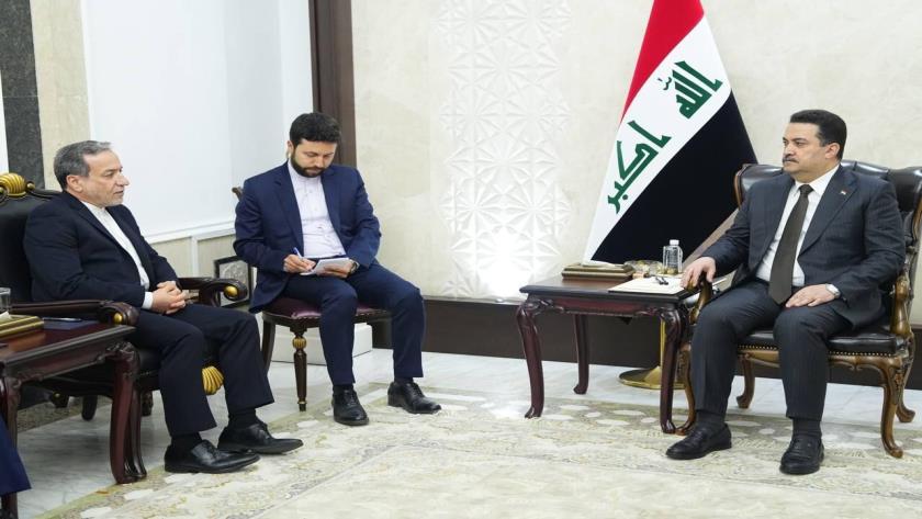 Iranpress:  سفر وزیر امور خارجۀ‌ ایران به منطقه؛ «دیپلماسی فرش» در مدیریّت بحران‌ها