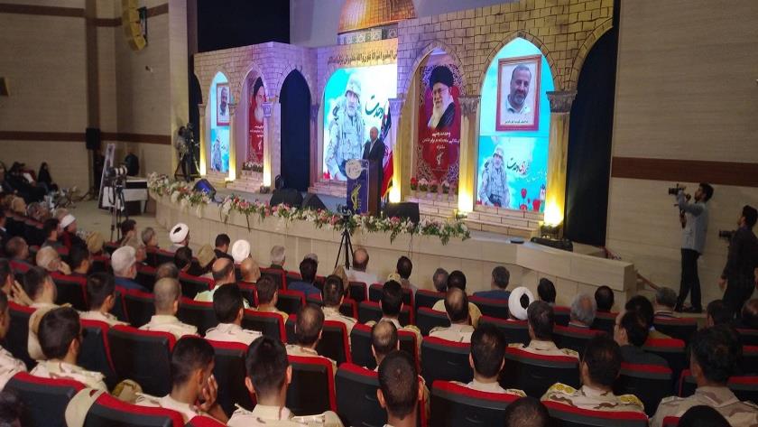 Iranpress: قالیباف: هرگز بر اساس قومیت و مذهب، جامعه را خط کشی نمی‌کنیم