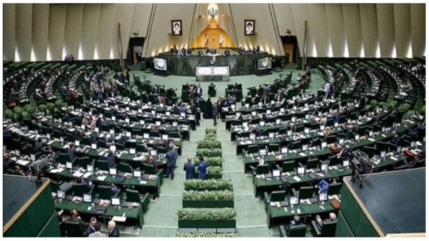 Iranpress: رئیس جمهور وارد صحن‌ مجلس شد