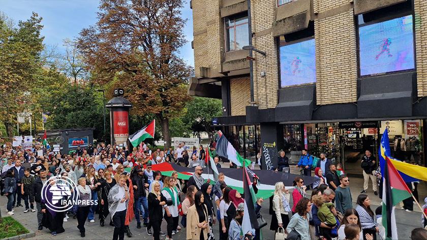 Iranpress: تظاهرات حمایت از فلسطین و لبنان در سارایوو