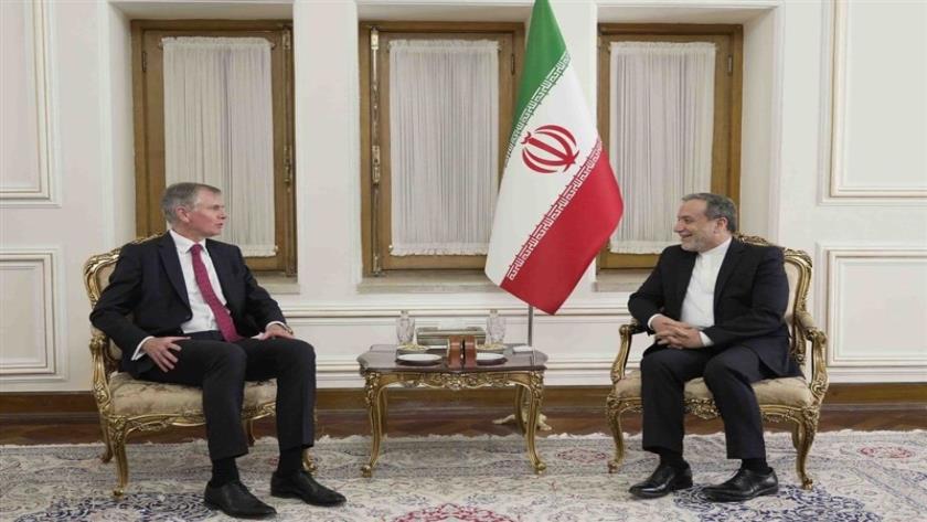 Iranpress: دیدار سفرای جدید انگلیس و ایرلند با وزیر امور خارجه کشورمان