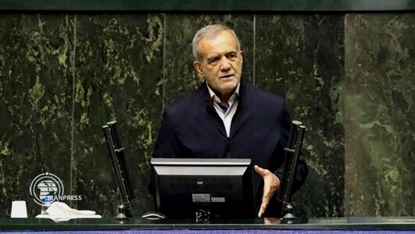 Iranpress:  پزشکیان: متوسط افزایش حقوق در بودجه ۲۸درصد است