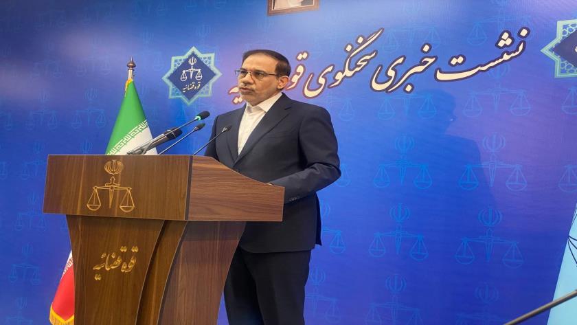 Iranpress: سخنگوی قوه قضاییه: سه سارق مسلح به اتهام محاربه به اعدام محکوم شدند