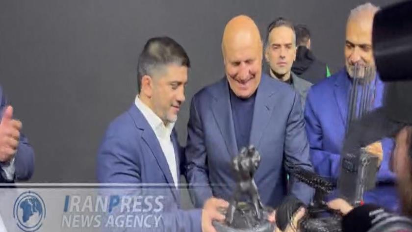 Iranpress: ملی‌پوشان کشتی آزاد ایران به مقام قهرمانی لیگ پادوبنی دست یافتند