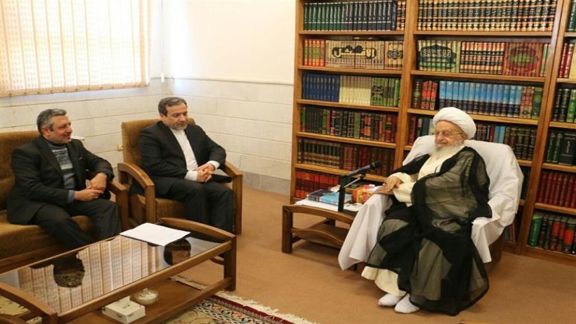 Iranpress: دیدار وزیر امور خارجه با آیت الله مکارم شیرازی
