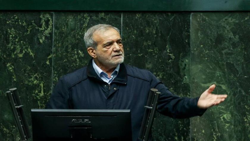 Iranpress: پزشکیان: کشورهای اسلامی باید مانع ادامه بحران‌ سوریه شوند