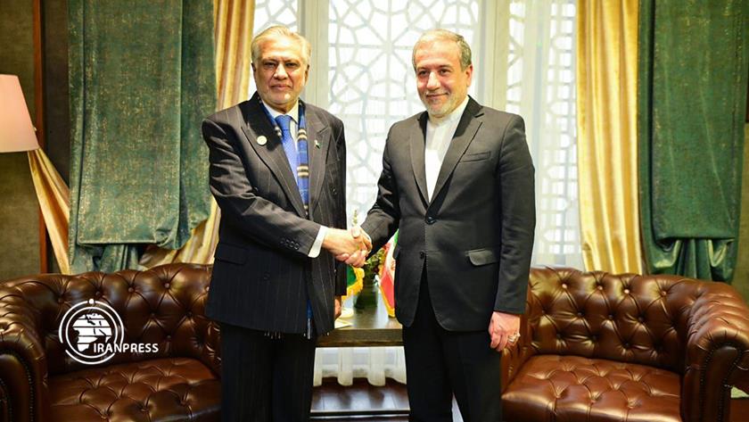 Iranpress: تاکید ایران و پاکستان بر گسترش روابط دوجانبه در حوزه های مختلف