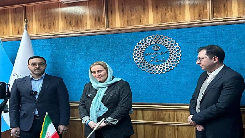Iranpress: امضای سند همکاری ایران و یونیسف در زمینه آسیب های اجتماعی