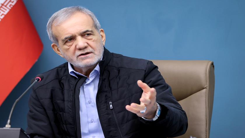 Iranpress: پزشکیان: دانشجو وابسته به مقام نیست و سخن حق را می‌گوید
