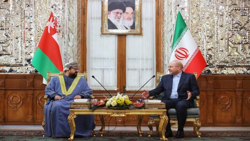 Iranpress: دیدار قالیباف با رئیس دیوان عالی سلطنت عمان