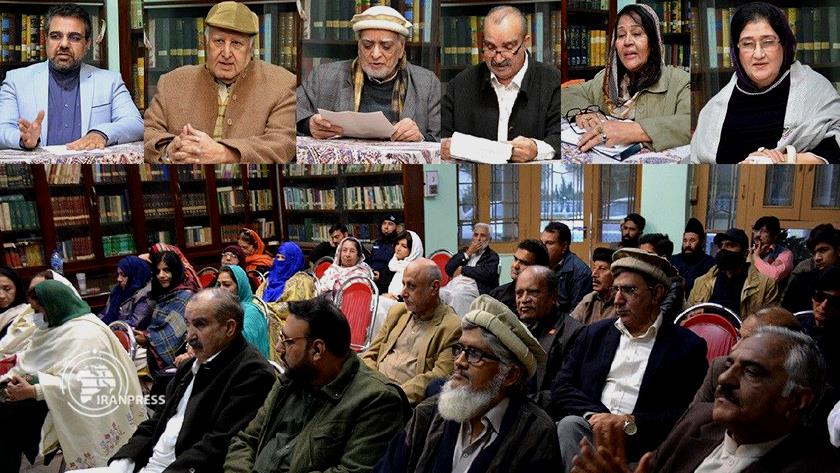 Iranpress: برگزاری مراسم رونمایی از دو کتاب برجسته در خانه فرهنگ ایران در پیشاور