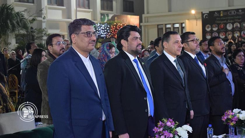 Iranpress: آشپزی و فرهنگ؛ محور بزرگداشت آیین شب یلدا در کراچی