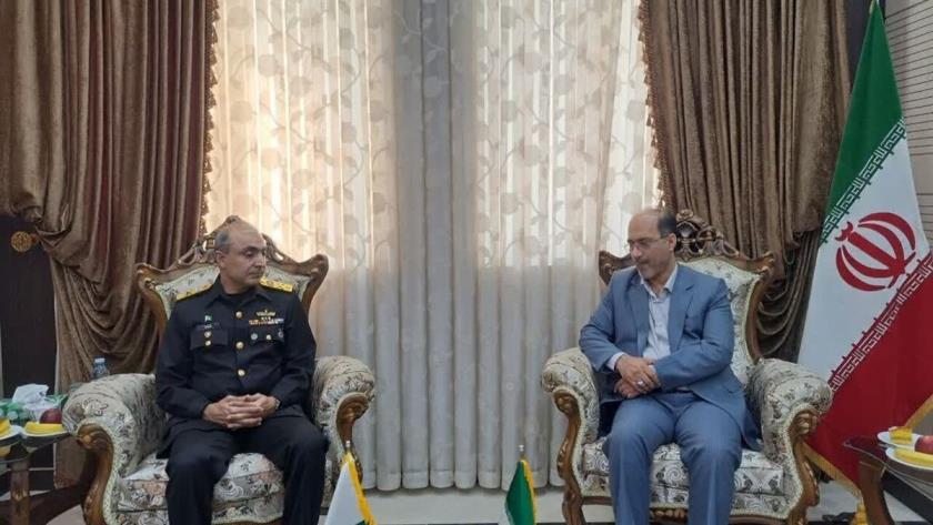 Iranpress: فرمانده ناو پاکستانی: گسترش تبادل اطلاعات دریایی با ایران اولویت اصلی اسلام آباد
