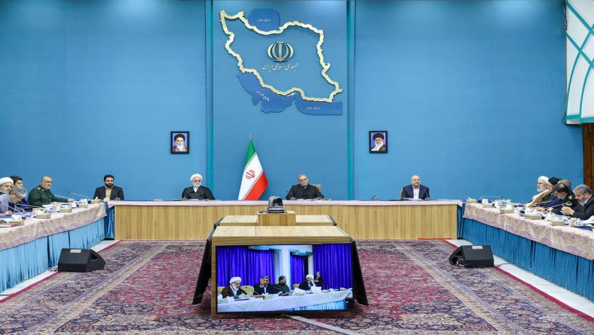 Iranpress:  رای مثبت اعضای شورای عالی مجازی به رفع فیلتر واتساپ و گوگل پلی