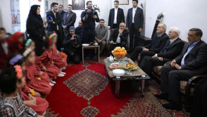 Iranpress: حضور پزشکیان در یکی از مراکز نگهداری کودکان بی‌سرپرست بجنورد