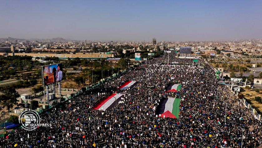 Iranpress: تصاویر راهپیمایی میلیونی یمنی‌ها در حمایت از غزه
