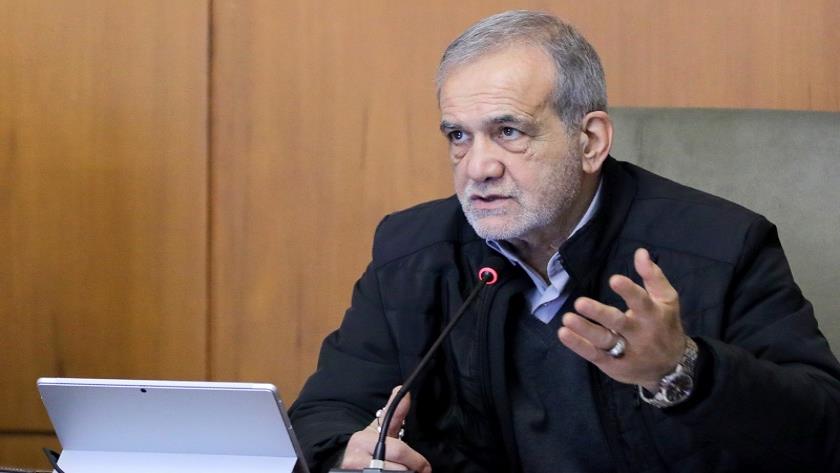 Iranpress: پزشکیان: ادامه روند توسعه کشور بدون برخورداری از نقشه جامع بلند مدت ممکن نیست