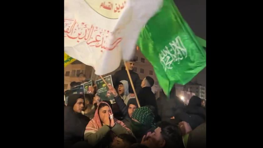 Iranpress:  در چهارچوب توافق تبادل اسرا، ۹۰ اسیر فلسطینی از زندان عوفر آزاد شدند+فیلم