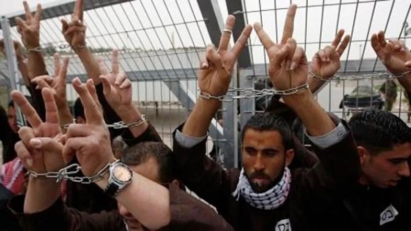 Iranpress: ۲۰۰ فلسطینی در دور دوم مبادله اسرا با اسرائیل آزاد می شوند