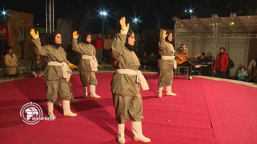 Iranpress: چهل و سومین جشنواره تئاتر و تئاتر های خیابانی فجر