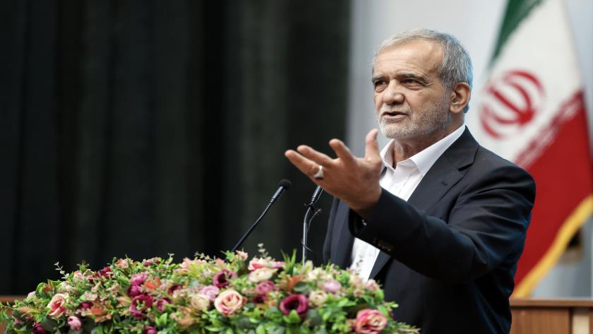 Iranpress: پزشکیان: عدالت و جانبداری از حق‌ کلید پیشرفت کشور است