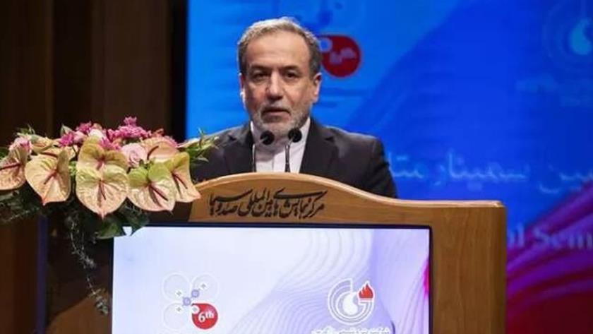 Iranpress: عراقچی: رفع تحریم‌ها نیازمند مذاکره هوشمندانه، نه فشار حداکثری