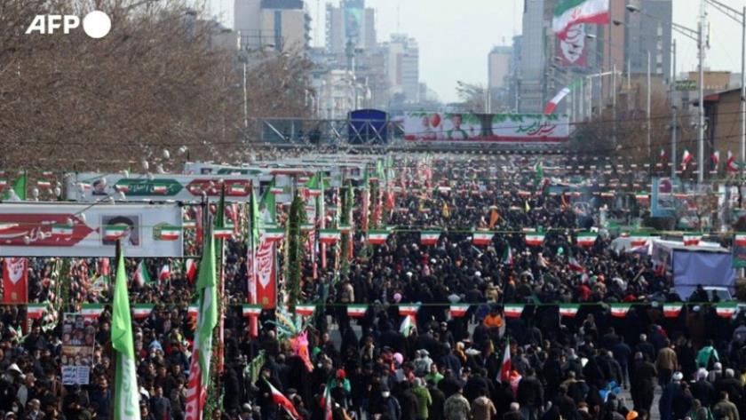 Iranpress: بازتاب حضور گسترده مردم ایران در جشن سالگرد پیروزی انقلاب اسلامی در رسانه‌های فرانسوی