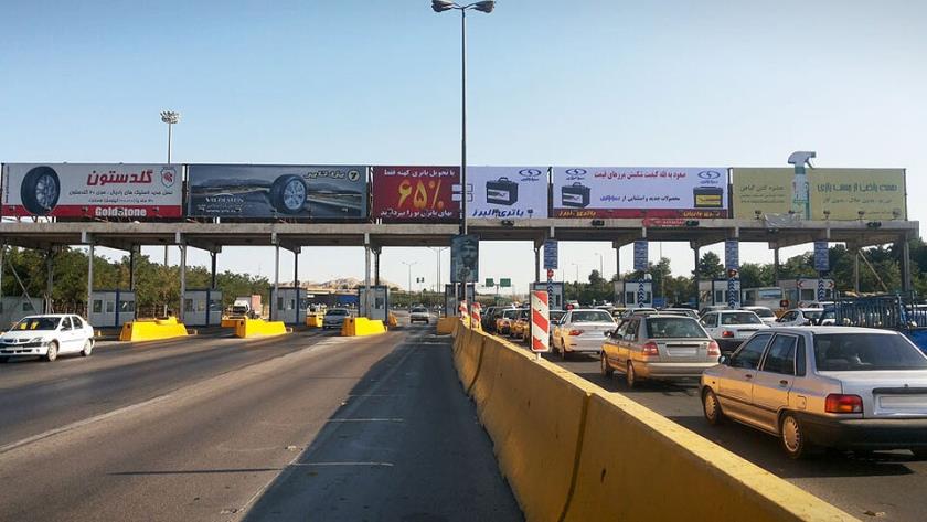 Iranpress: چه خودروهایی می‌توانند از تخفیف عوارض آزادراهی استفاده کنند؟