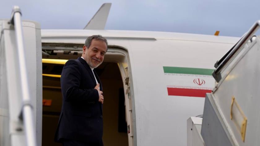 Iranpress: سفر وزیر امور خارجه ایران به عمان 