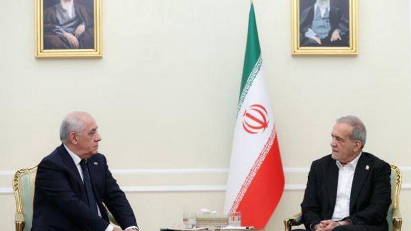 Iranpress: پزشکیان: مرزهای سیاسی مانع پیوند عمیق ایران و جمهوری آذربایجان نخواهد شد