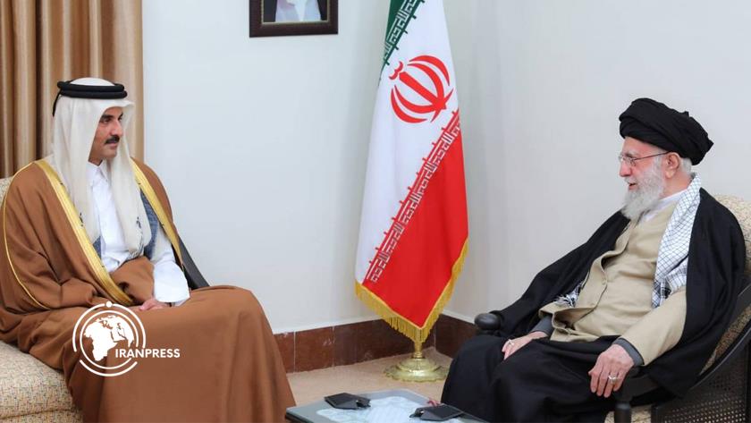 Iranpress:  امیر قطر با رهبر معظم انقلاب دیدار کرد