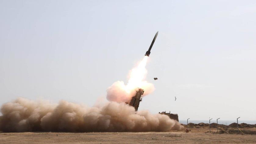 Iranpress: غرش سامانه ۱۵ خرداد در سواحل مکران: سرنگونی هواگردهای متخاصم با سامانه ذوالفقار