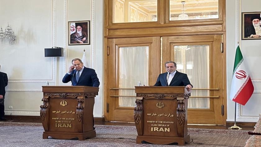 ایران پرس: وزیر امور خارجه ایران: مذاکره با آمریکا تحت فشار و تحریم وجود ندارد