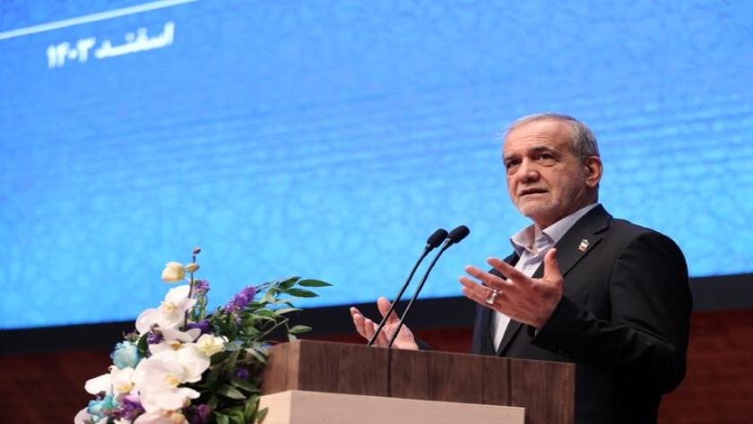 Iranpress: پزشکیان: توانمندسازی و پشتیبانی از محرومان مهمترین رسالت ماست