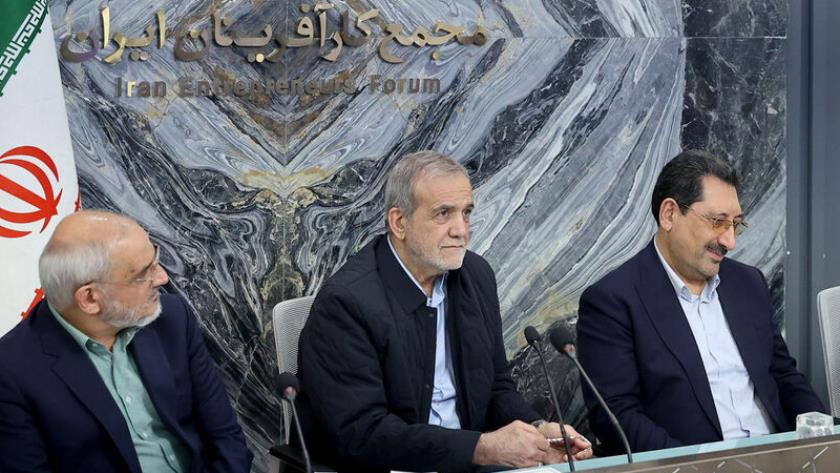 Iranpress: پزشکیان؛ باید با دنیا رابطه داشته باشیم، اما با عزت و بدون ذلت