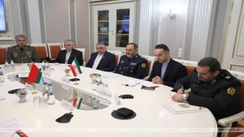 Iranpress: امضای سند همکاری دفاعی میان ایران و بلاروس
