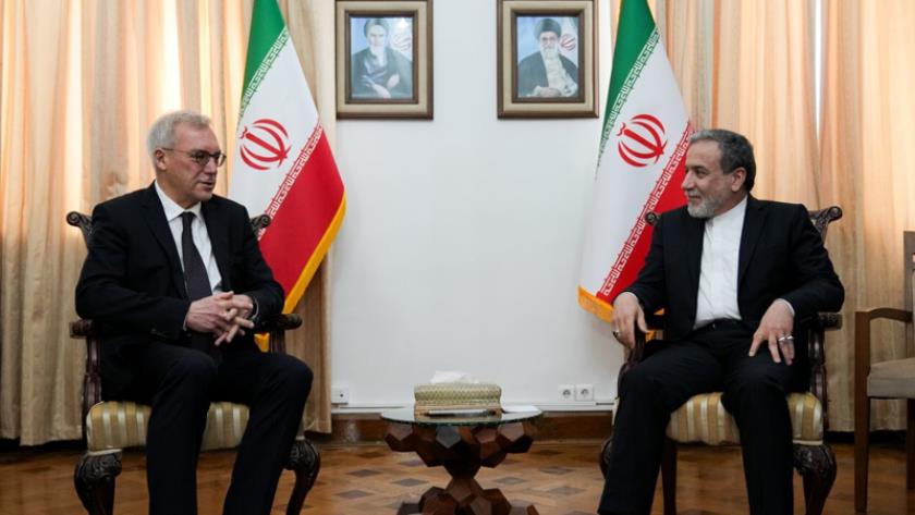 Iranpress: ایران و روسیه بر همکاری برای تأمین صلح منطقه‌ای تأکید کردند