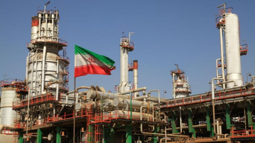 Iranpress: 29 اسفند، سالروز ملی شدن صنعت نفت در ایران