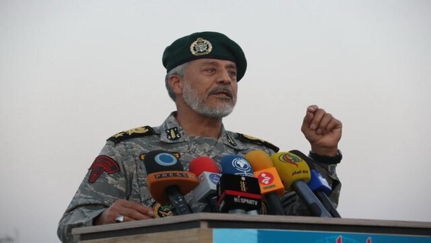 Iranpress: دریادار سیاری: هر متجاوزی را مجازات می‌کنیم